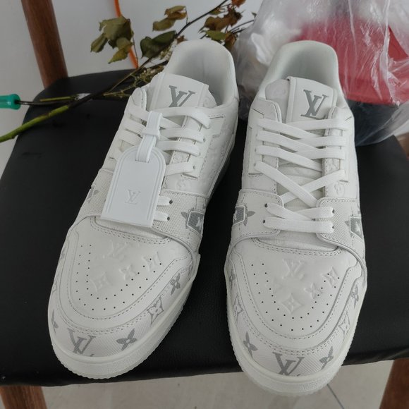 Exercise Shoes Unisex 44 Louis Vuitton White Sneakers - Picture 1 of 14